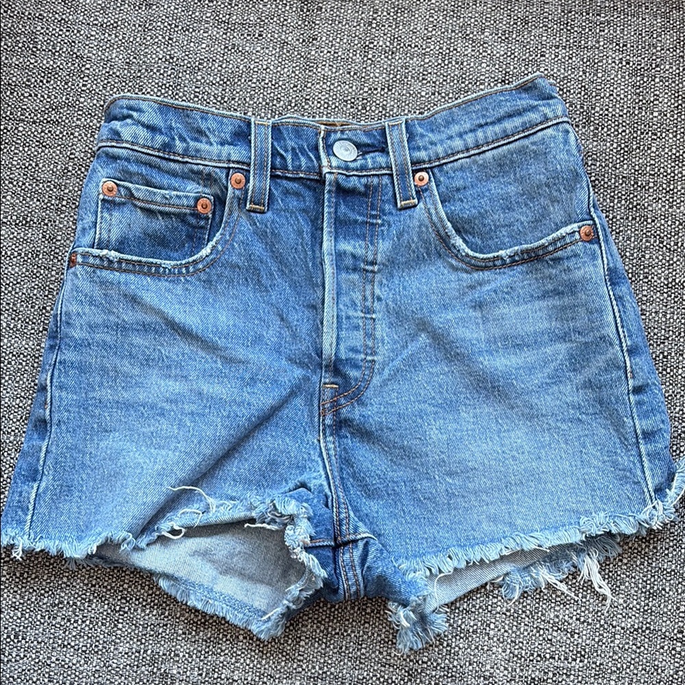 Levi Ribcage Denim Short